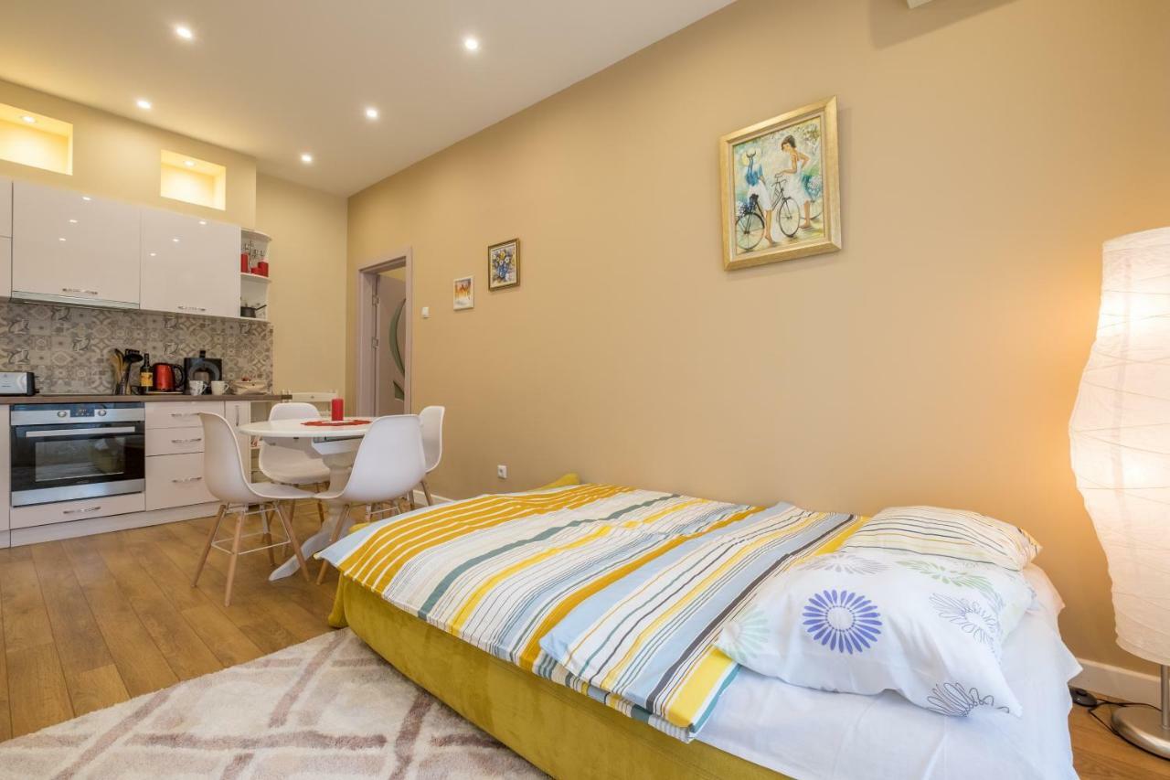 Modern 2 Bedroom Apartment Next To Vitosha Str. София Екстериор снимка
