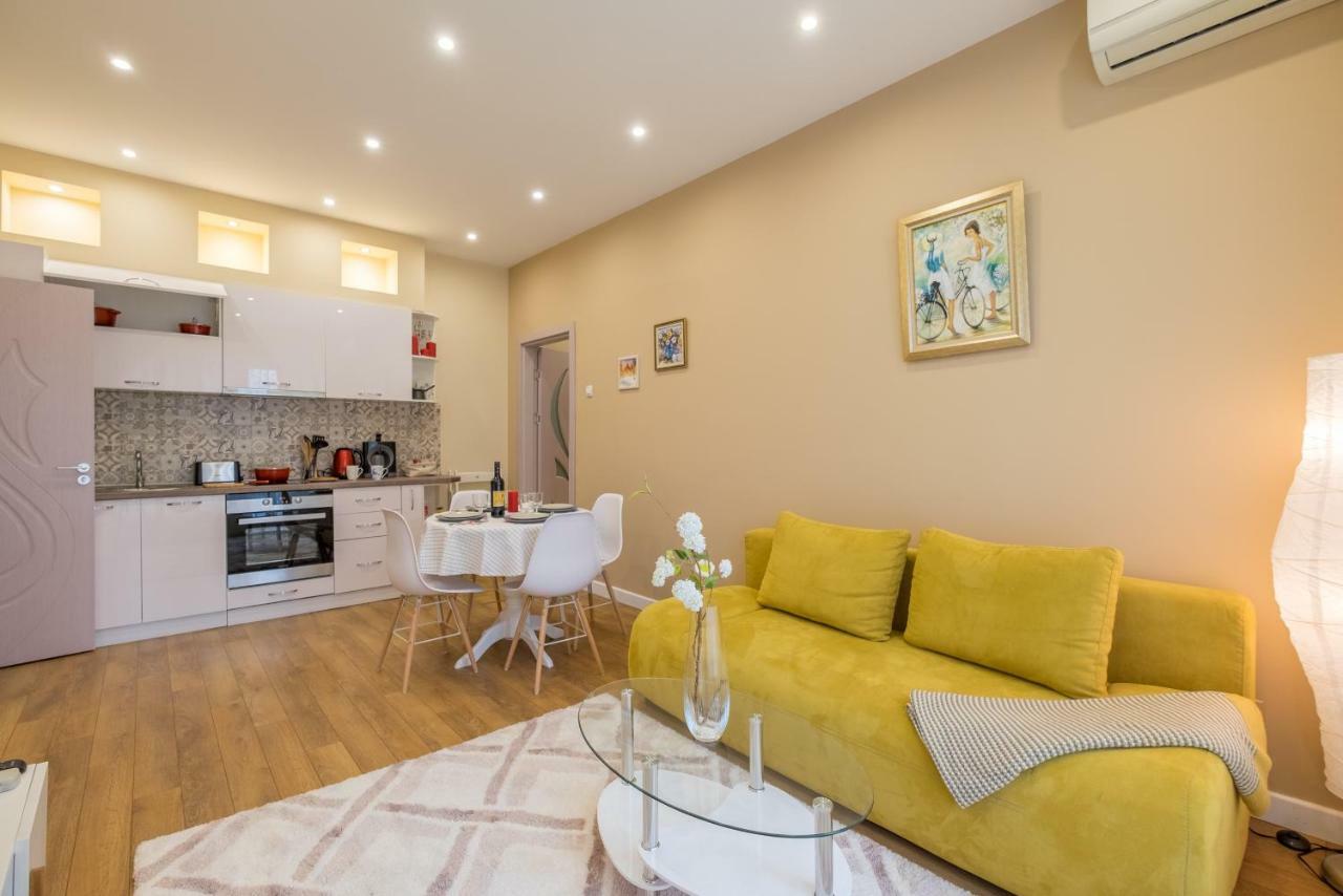 Modern 2 Bedroom Apartment Next To Vitosha Str. София Екстериор снимка